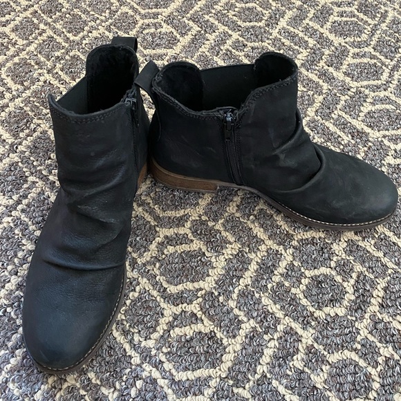 Cute little black Suede boot - Picture 3 of 6